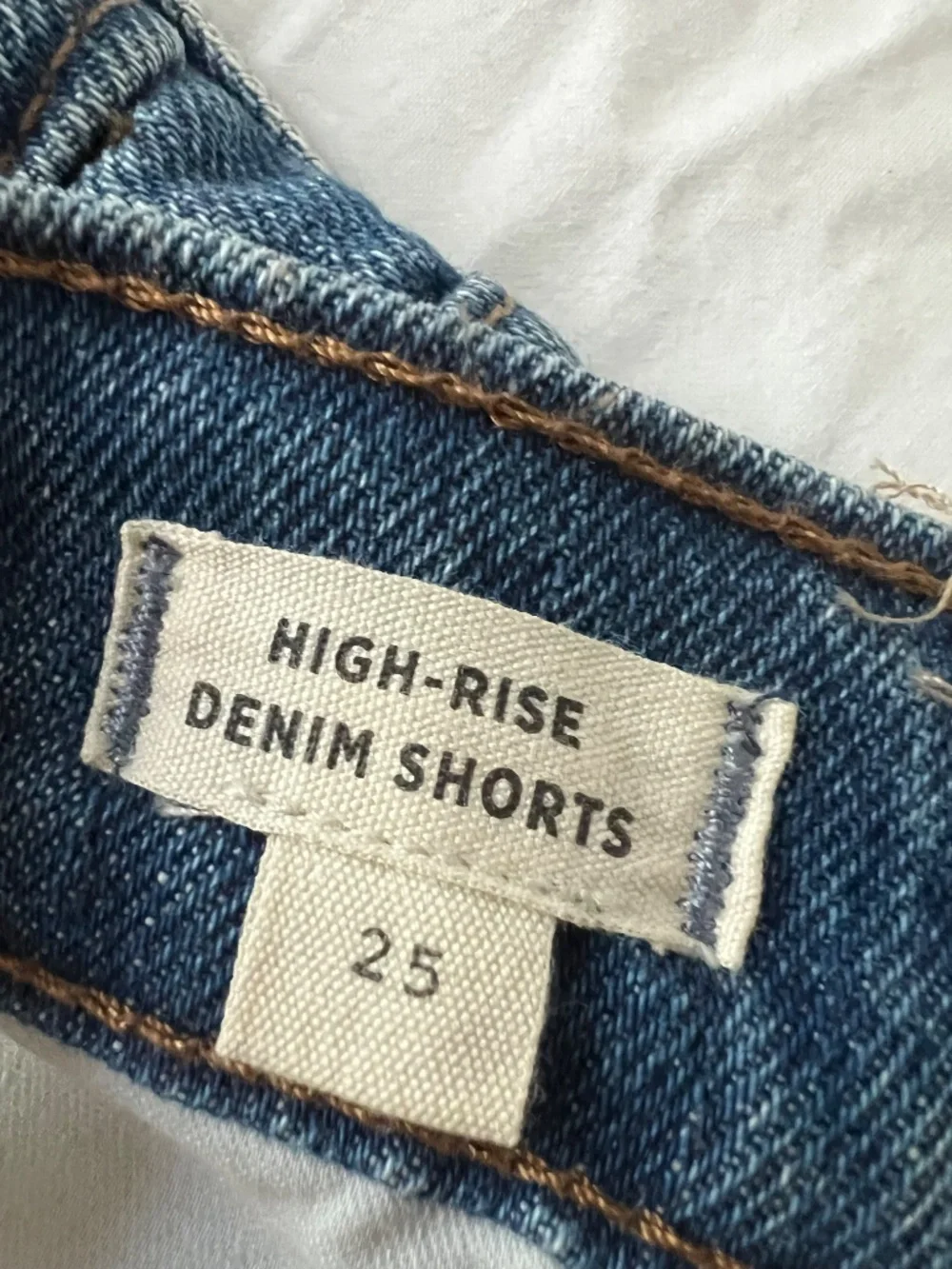 Madewell High-Rise Denim Shorts Size 25 Cuffed Distressed Blue